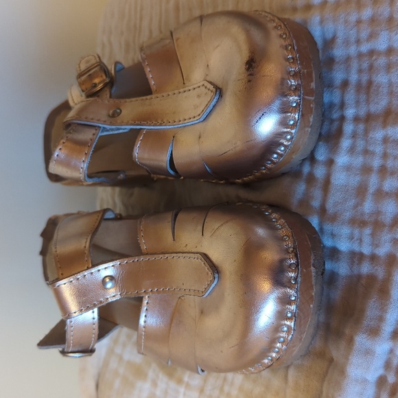 Rose Gold Clogs size 39 - Picture 2 of 4
